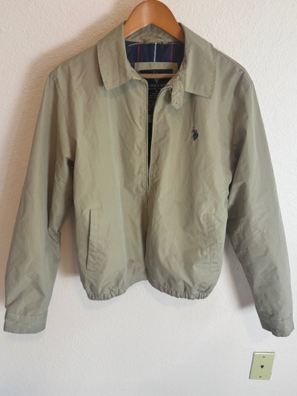 classic U.S. Polo Assn. men's Harrington-style golf windbreaker jacket